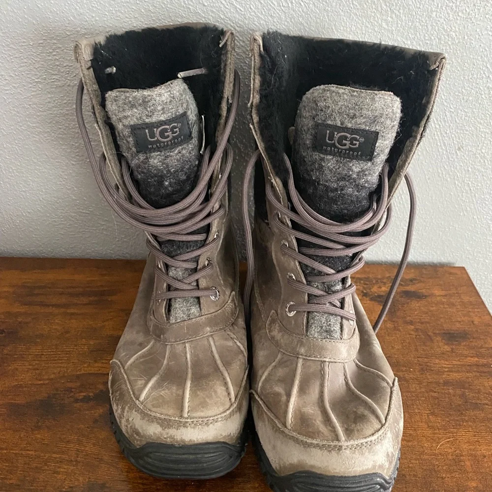 UGG Womens Adirondack Boots Size 9 Grey Taupe Waterproof Sheepskin Lined Warm